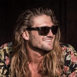 Lunettes De Soleil POZZ' Noir, Polarisés ROUGE - Cat.3 - MUNDAKA 9 Lunettes De Soleil POZZ' Noir, Polarisés ROUGE - Cat.3 - MUNDAKA -Série Surf lunettes de soleil pozz noir polarises rouge cat3 mundaka 3